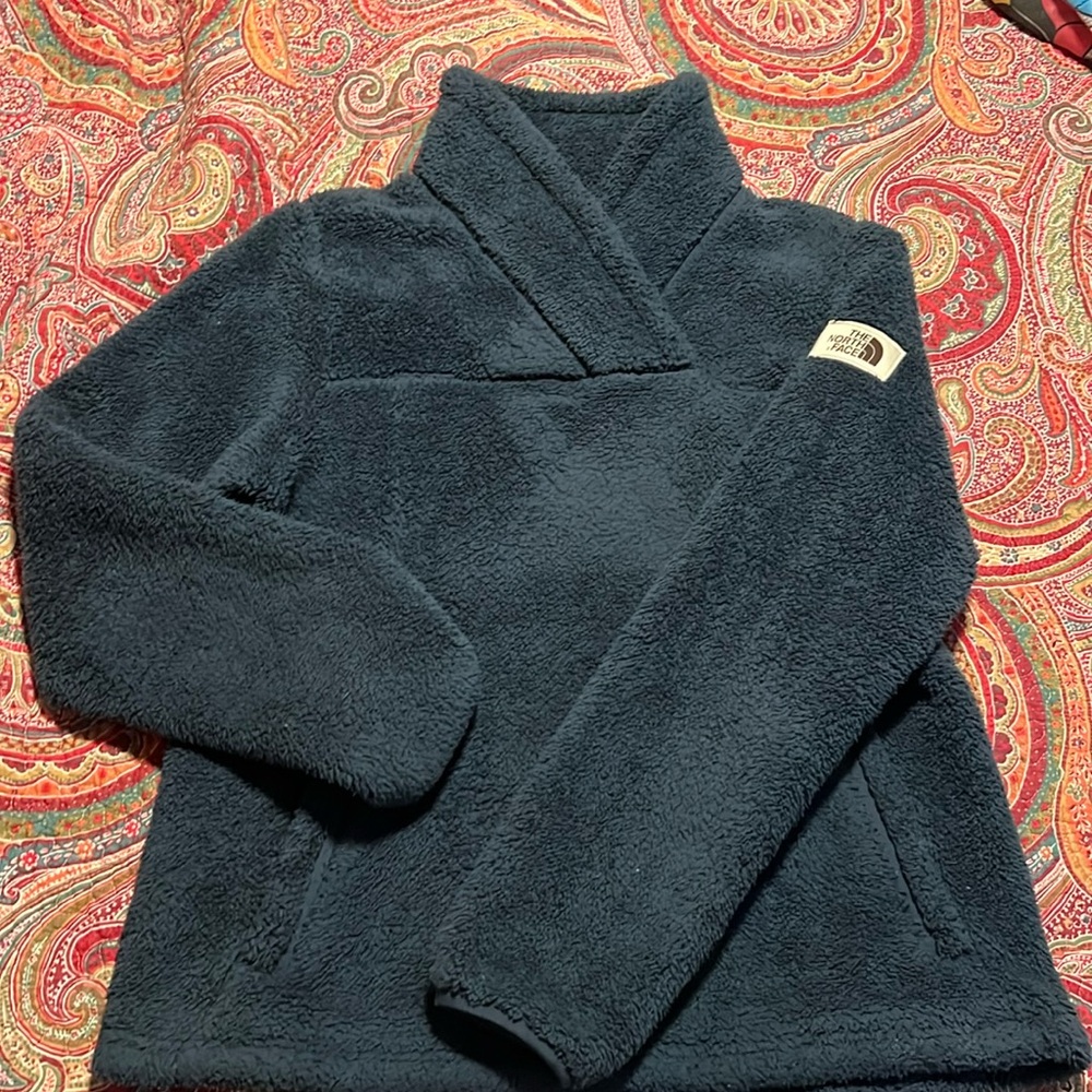 The Northface pullover